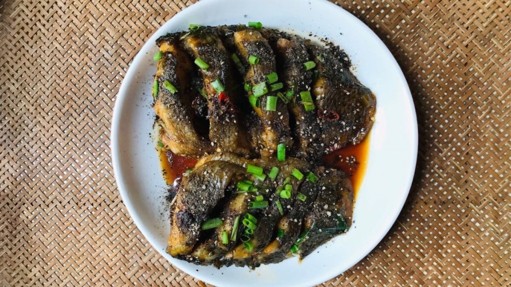 2 cách làm cá rô kho tiêu thơm béo, đậm đà đưa&nbsp;cơm